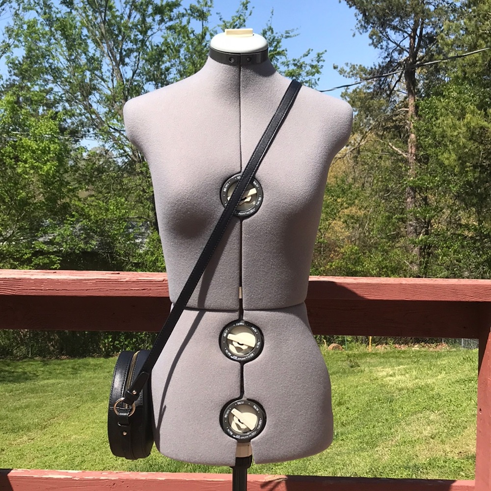 Gap Round Purse